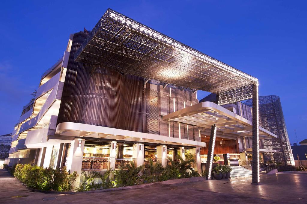 Отель Ramada By Wyndham Bali Sunset Road Kuta Семиньяк Экстерьер фото